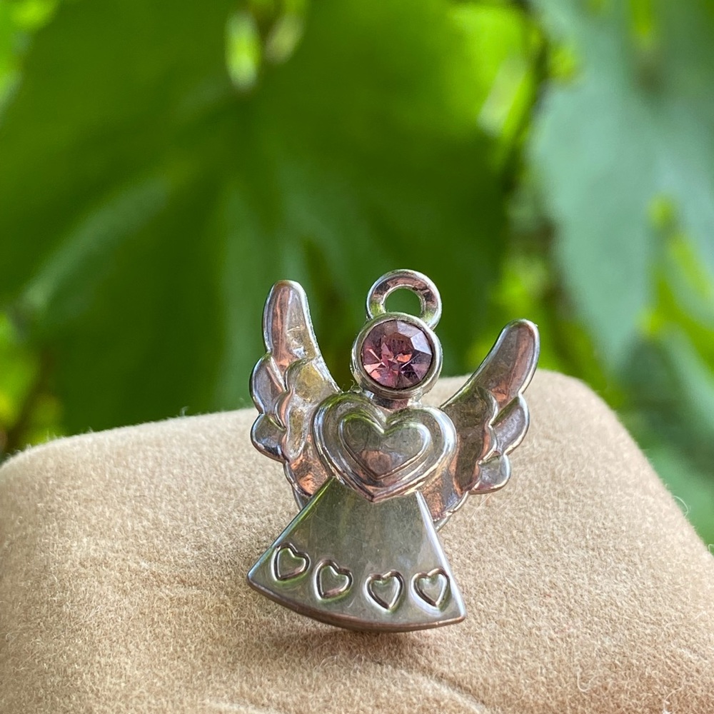 Love Angel pin